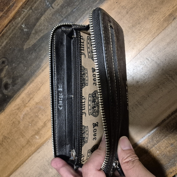 Juicy Couture Y2K Black and White Wallet - Picture 12 of 16